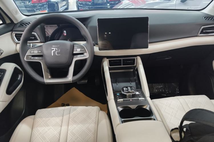 Used BYD Yuan UP 2024 401KM Leading Edition Center Console