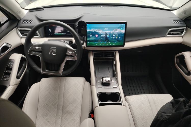 Used BYD Yuan UP 2024 401KM Leading Edition Center Console