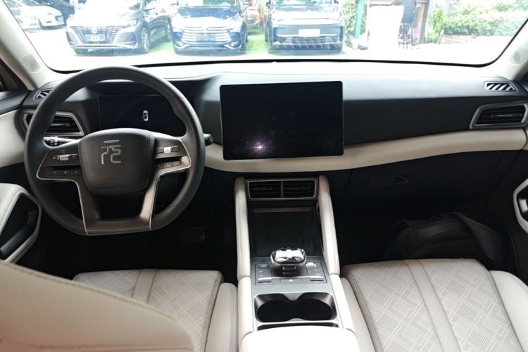 Used BYD Yuan UP 2024 401KM Leading Edition Center Console