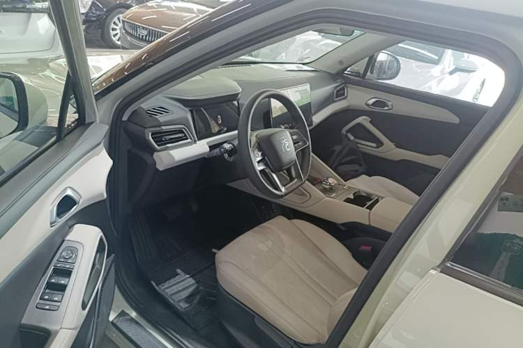 Used BYD Yuan UP 2024 401KM Leading Edition Driver Seat