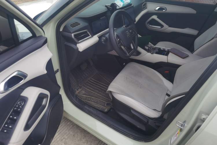 Used BYD Yuan UP 2024 401 km Active Version Driver Seat