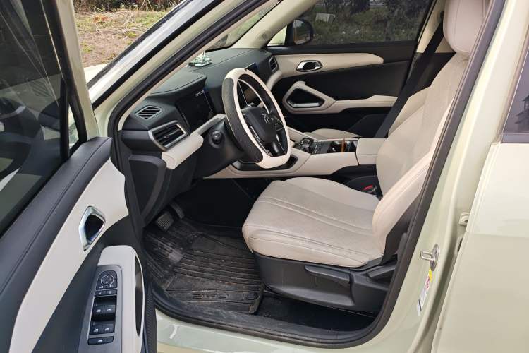 Used BYD Yuan UP 2024 401 km Active Version Driver Seat