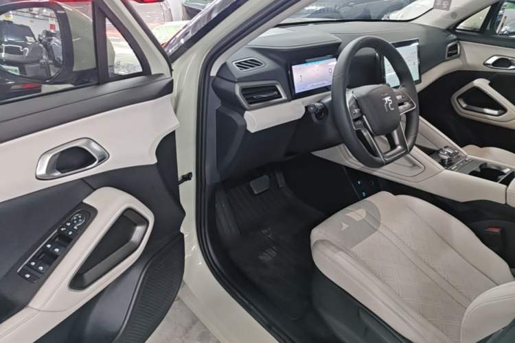 Used BYD Yuan UP 2024 401 km Active Version Driver Seat