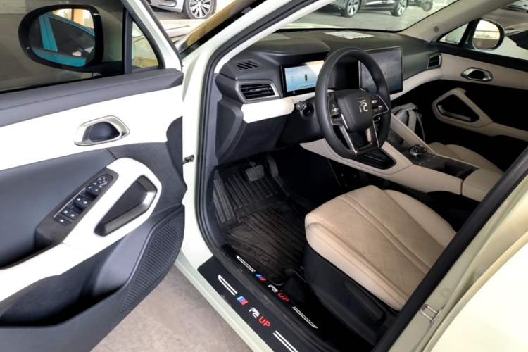Used BYD Yuan UP 2024 401KM Leading Edition Driver Seat