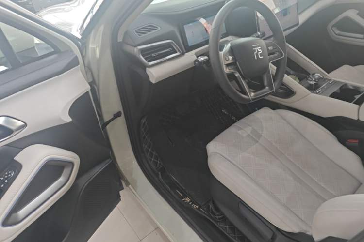 Used BYD Yuan UP 2024 401KM Leading Edition Driver Seat