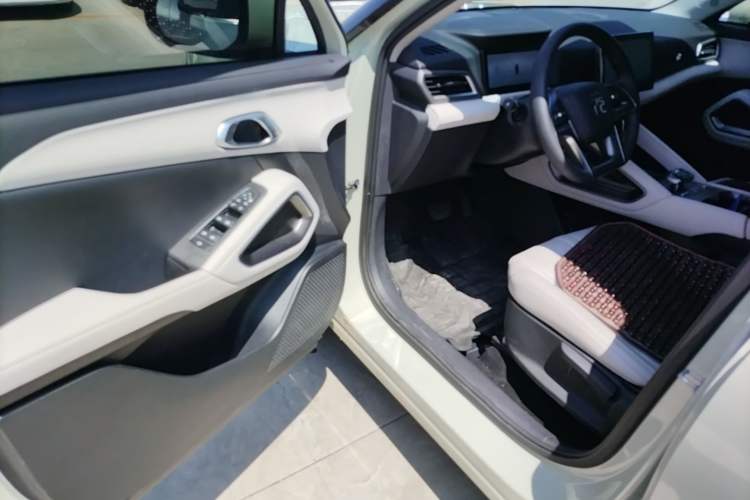 Used BYD Yuan UP 2024 401 km Active Version Driver Seat