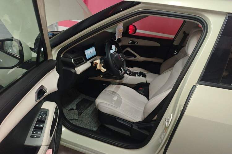 Used BYD Yuan UP 2024 401 km Active Version Driver Seat