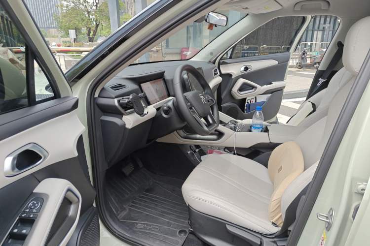 Used BYD Yuan UP 2024 401 km Active Version Driver Seat