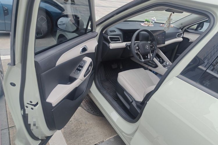 Used BYD Yuan UP 2024 401KM Leading Edition Driver Seat