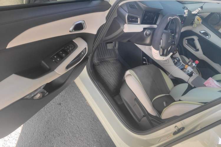 Used BYD Yuan UP 2024 401KM Leading Edition Driver Seat