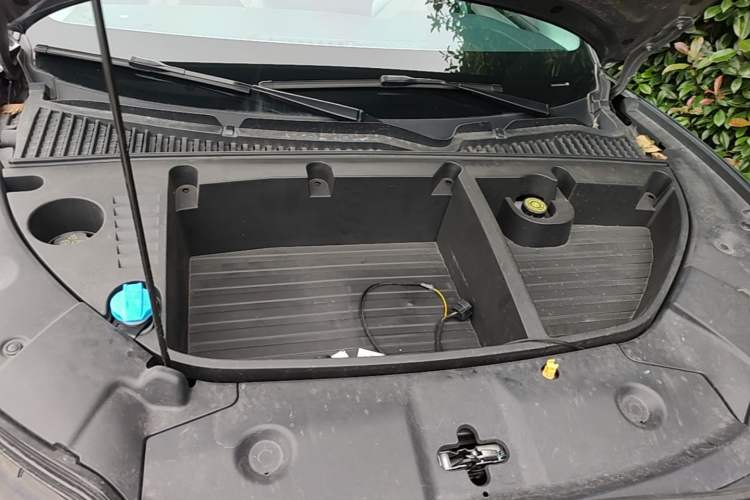 Used BYD Yuan UP 2024 401KM Beyond Edition Engine Bay