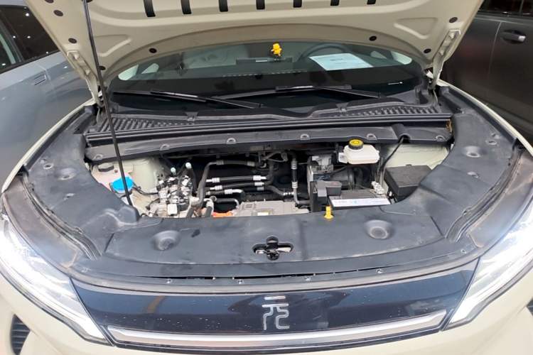 Used BYD Yuan UP 2024 401KM Leading Edition Engine Bay