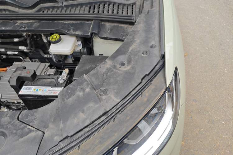 Used BYD Yuan UP 2024 401KM Leading Edition Engine Bay Left