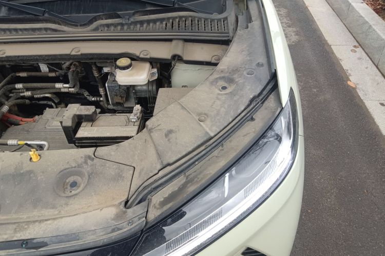Used BYD Yuan UP 2024 401KM Leading Edition Engine Bay Left