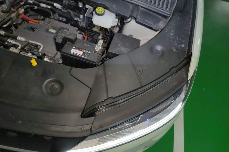 Used BYD Yuan UP 2024 401 km Active Version Engine Bay Left
