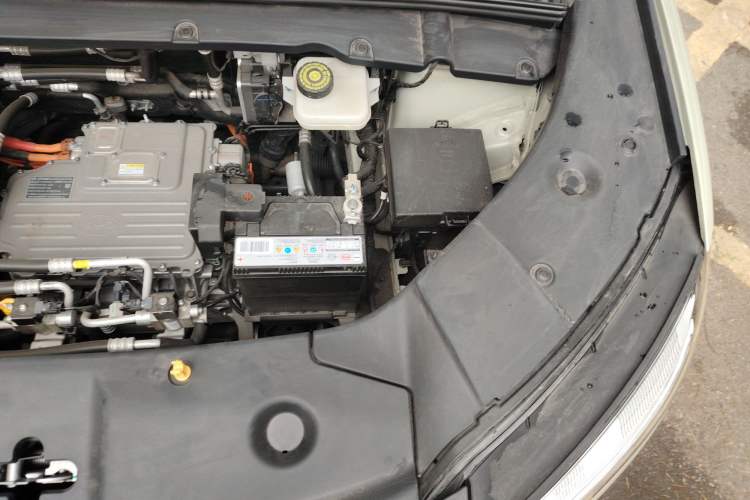Used BYD Yuan UP 2024 401KM Leading Edition Engine Bay Left