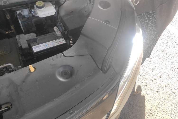 Used BYD Yuan UP 2024 401KM Leading Edition Engine Bay Left
