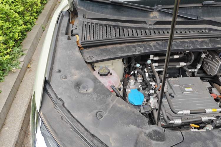 Used BYD Yuan UP 2024 401KM Leading Edition Engine Bay Right