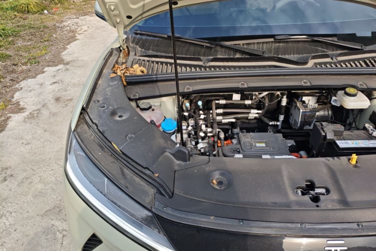 Used BYD Yuan UP 2024 401 km Active Version Engine Bay Right