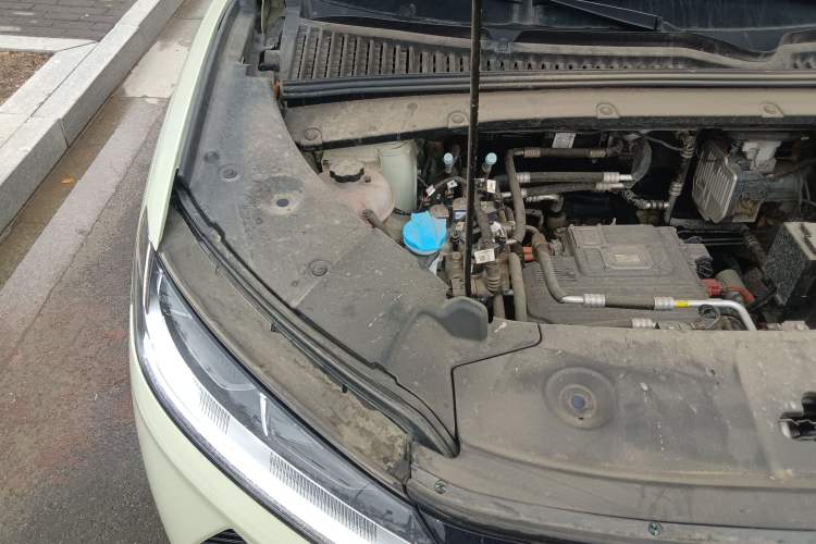 Used BYD Yuan UP 2024 401KM Leading Edition Engine Bay Right