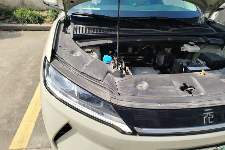 Used BYD Yuan UP 2024 401KM Beyond Edition Engine Bay Right