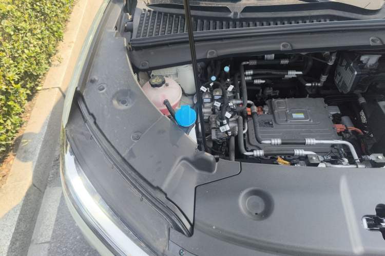 Used BYD Yuan UP 2024 401 km Active Version Engine Bay Right