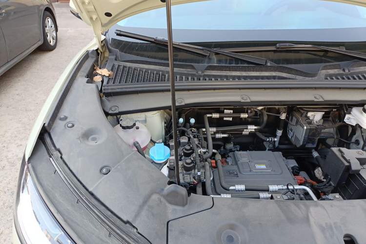 Used BYD Yuan UP 2024 401 km Active Version Engine Bay Right