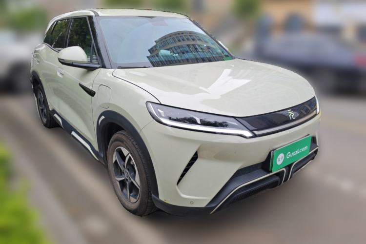 Used BYD Yuan UP 2024 401KM Leading Edition Front Right 45 Deg