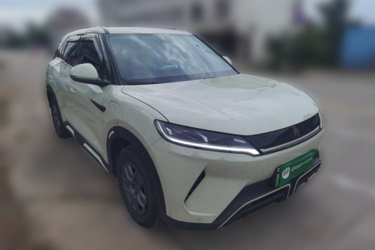 Used BYD Yuan UP 2024 401 km Active Version Front Right 45 Deg