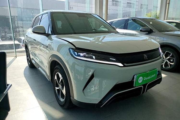 Used BYD Yuan UP 2024 401KM Leading Edition Front Right 45 Deg