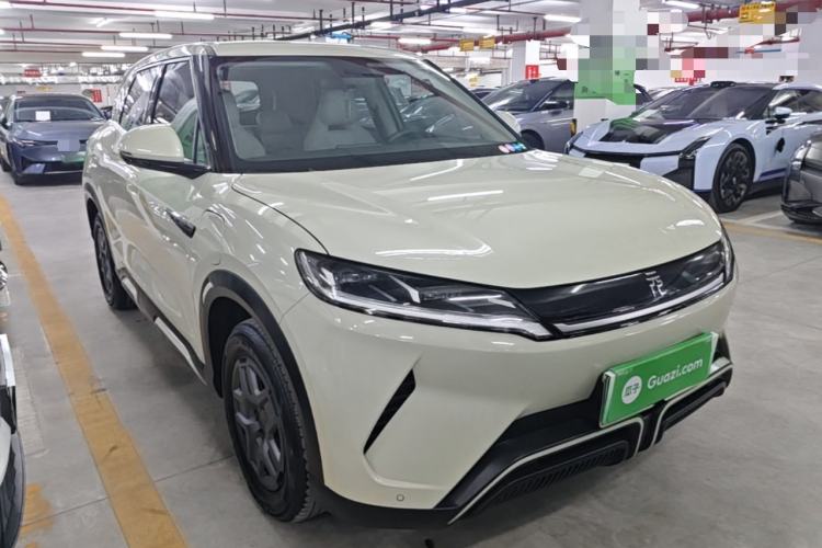 Used BYD Yuan UP 2024 401 km Active Version Front Right 45 Deg