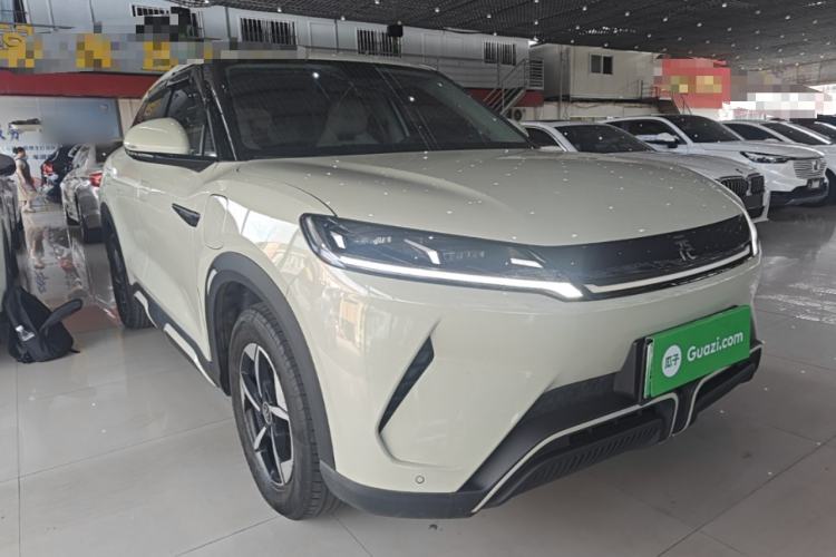 Used BYD Yuan UP 2024 401KM Leading Edition Front Right 45 Deg