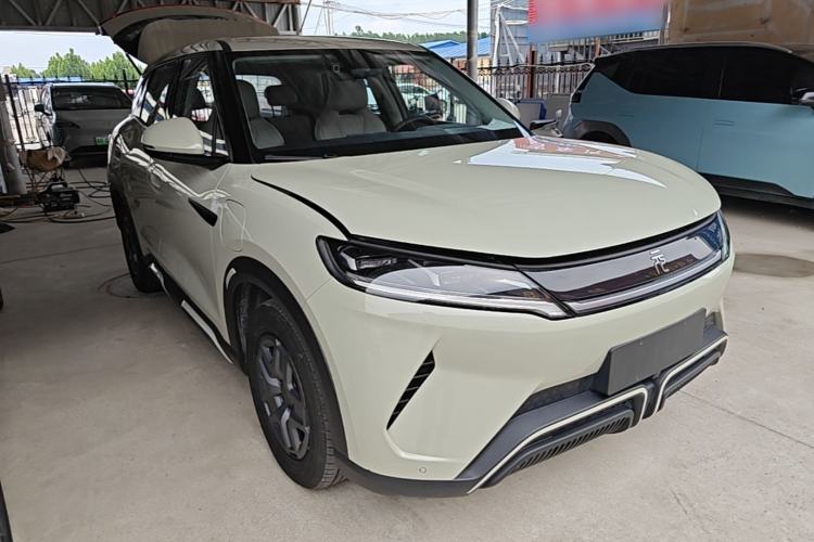 Used BYD Yuan UP 2024 401 km Active Version Front Right 45 Deg