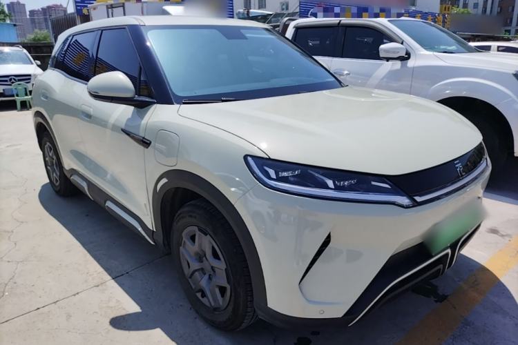 Used BYD Yuan UP 2024 401 km Active Version Front Right 45 Deg