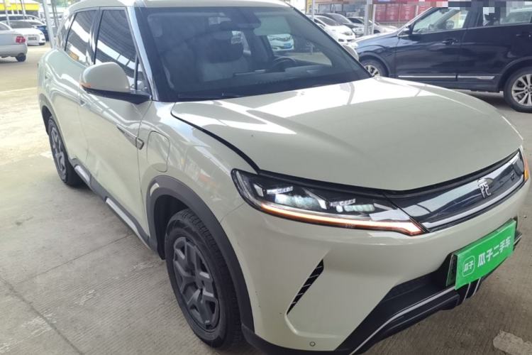 Used BYD Yuan UP 2024 401 km Active Version Front Right 45 Deg