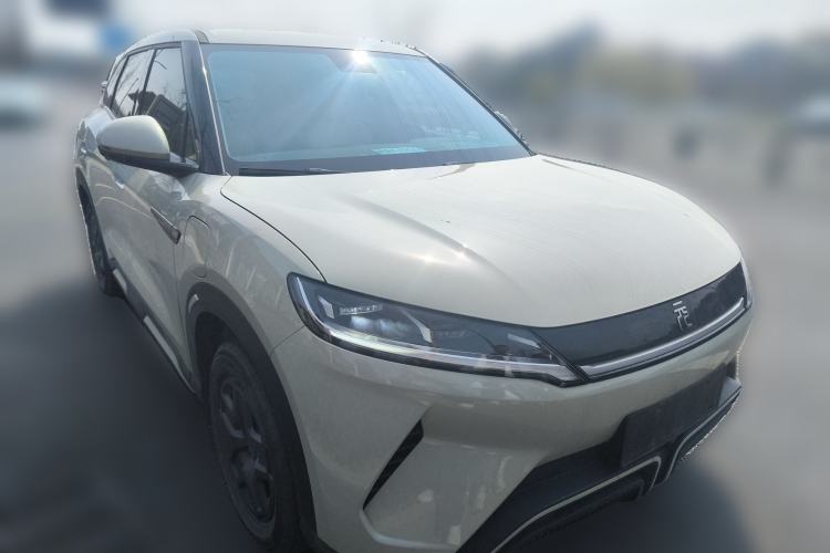 Used BYD Yuan UP 2024 401 km Active Version Front Right 45 Deg