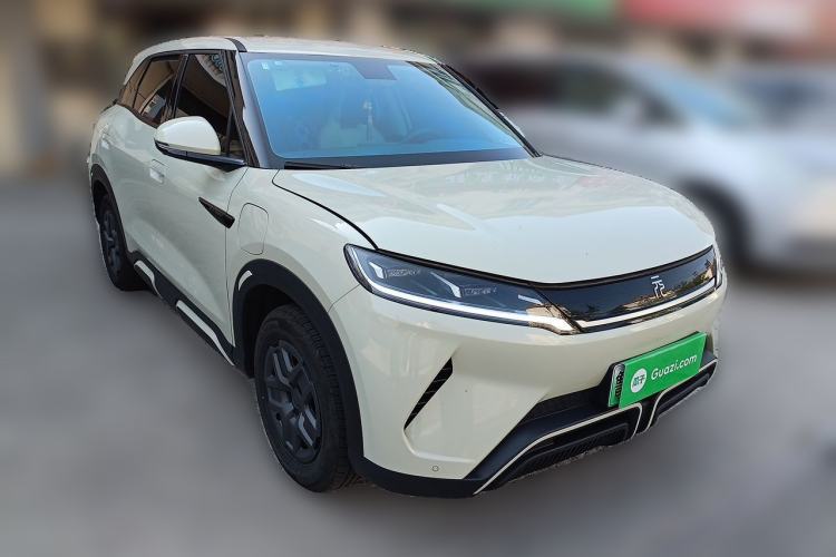 Used BYD Yuan UP 2024 401 km Active Version Front Right 45 Deg