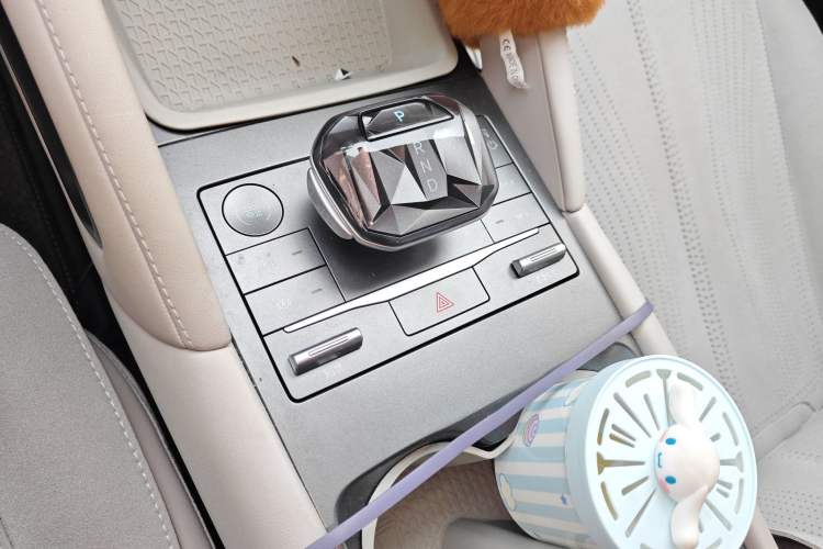 Used BYD Yuan UP 2024 401KM Leading Edition Gear Lever