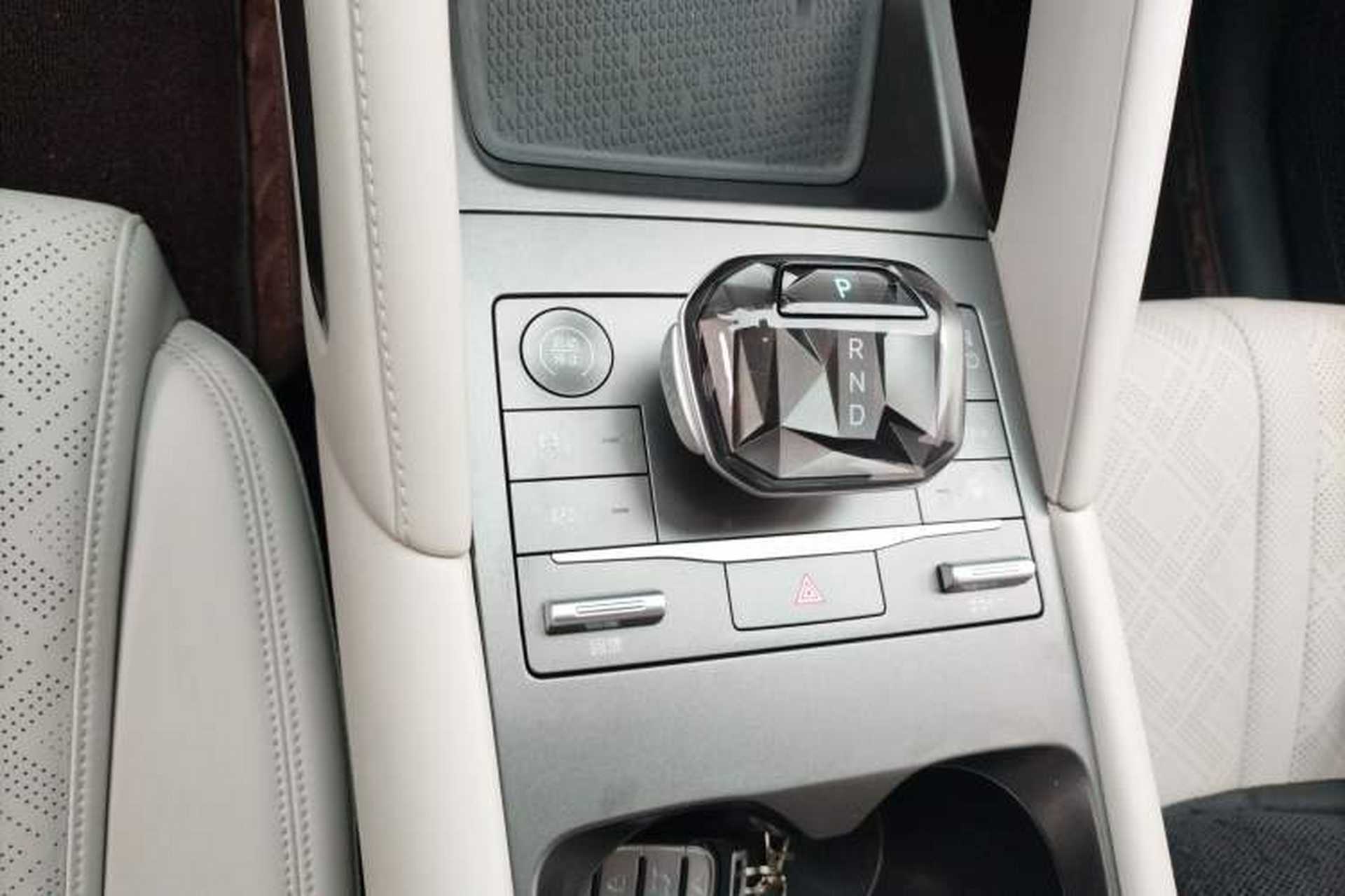 Used BYD Yuan UP 2024 401 km Active Version Gear Lever