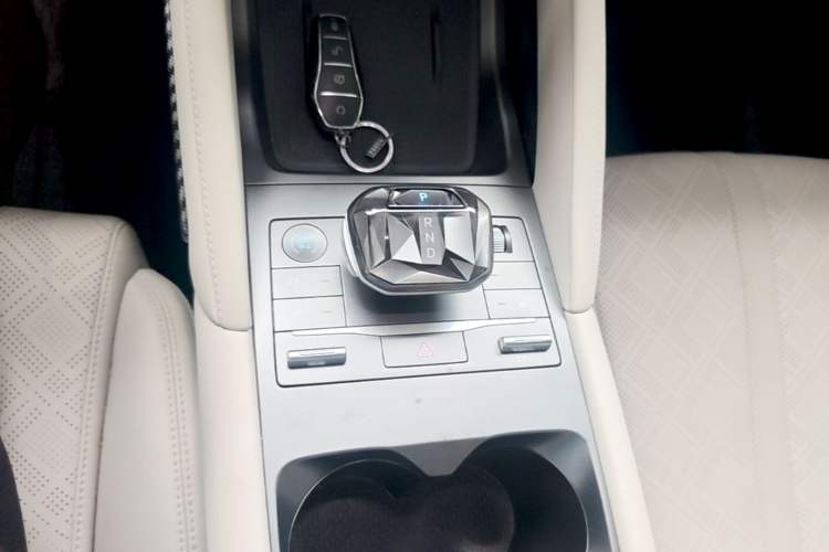 Used BYD Yuan UP 2024 401KM Leading Edition Gear Lever