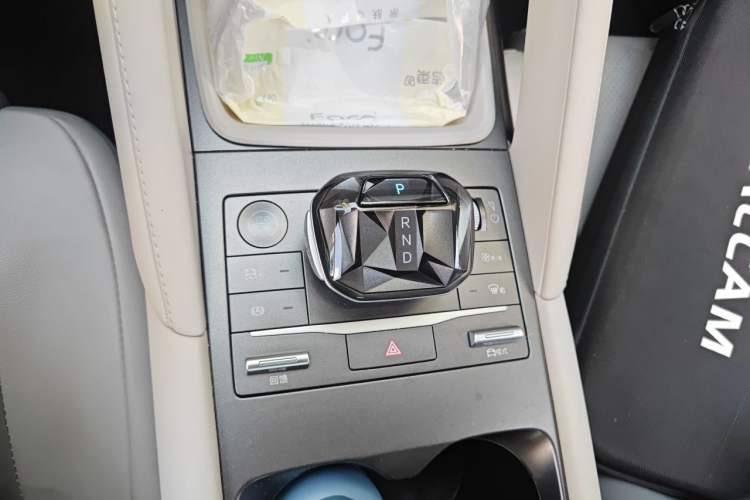 Used BYD Yuan UP 2024 401KM Leading Edition Gear Lever