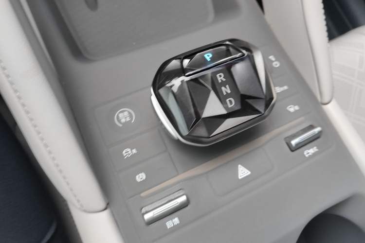 Used BYD Yuan UP 2024 401KM Beyond Edition Gear Lever