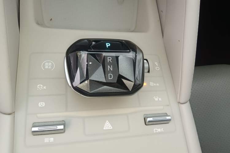 Used BYD Yuan UP 2024 401KM Leading Edition Gear Lever