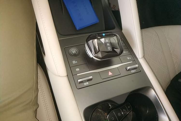 Used BYD Yuan UP 2024 401KM Leading Edition Gear Lever
