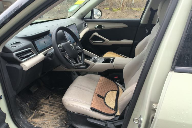 Used BYD Yuan UP 2024 401KM Leading Edition Interior 2