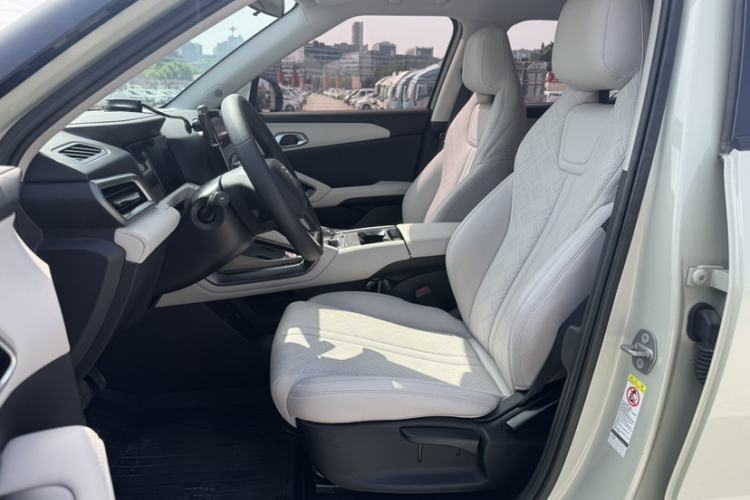 Used BYD Yuan UP 2024 401KM Leading Edition Interior 2