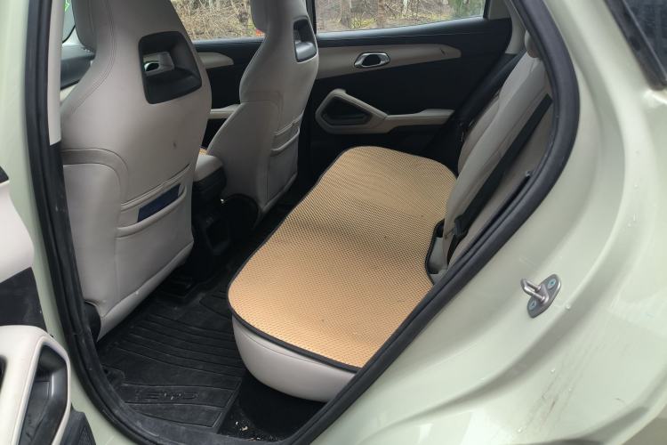 Used BYD Yuan UP 2024 401KM Leading Edition Interior 3