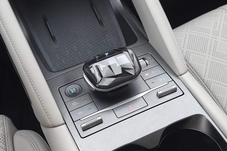 Used BYD Yuan UP 2024 401KM Leading Edition Interior 7
