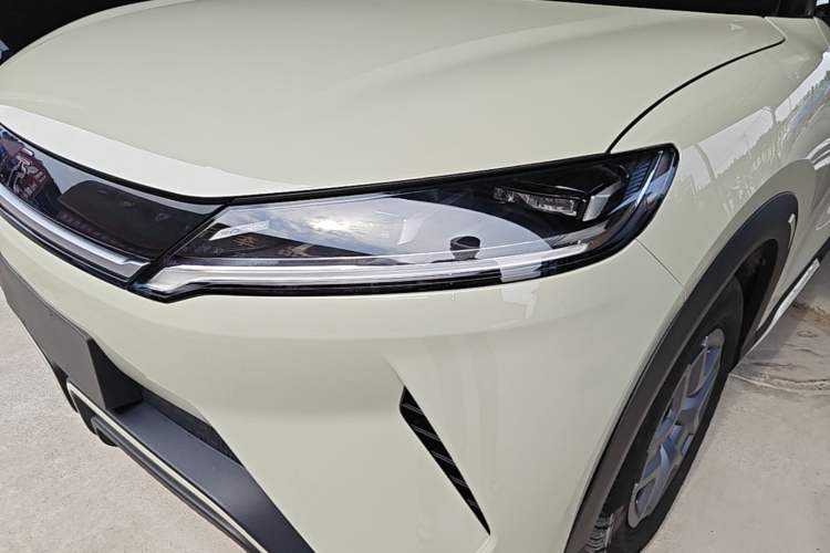 Used BYD Yuan UP 2024 401 km Active Version Left Front Headlight