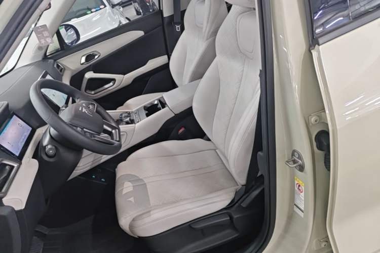 Used BYD Yuan UP 2024 401 km Active Version Left Front Seat
